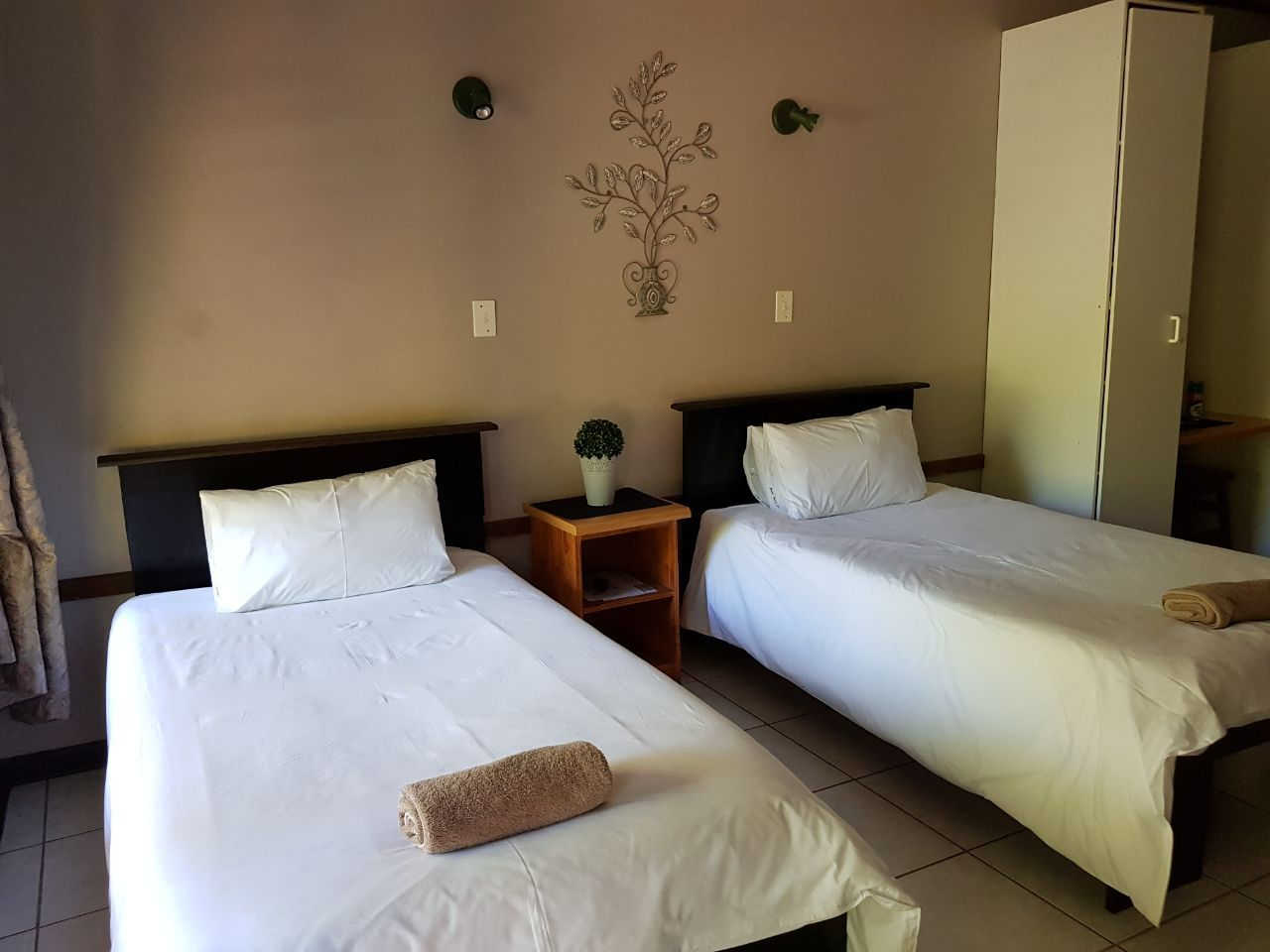 Baobab Chalets — Rooms & Chalets