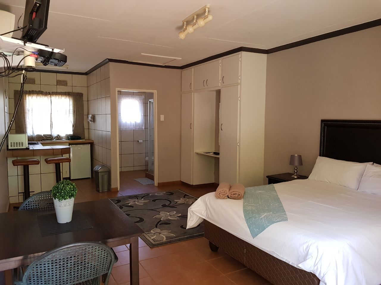 Baobab Chalets — Rooms & Chalets